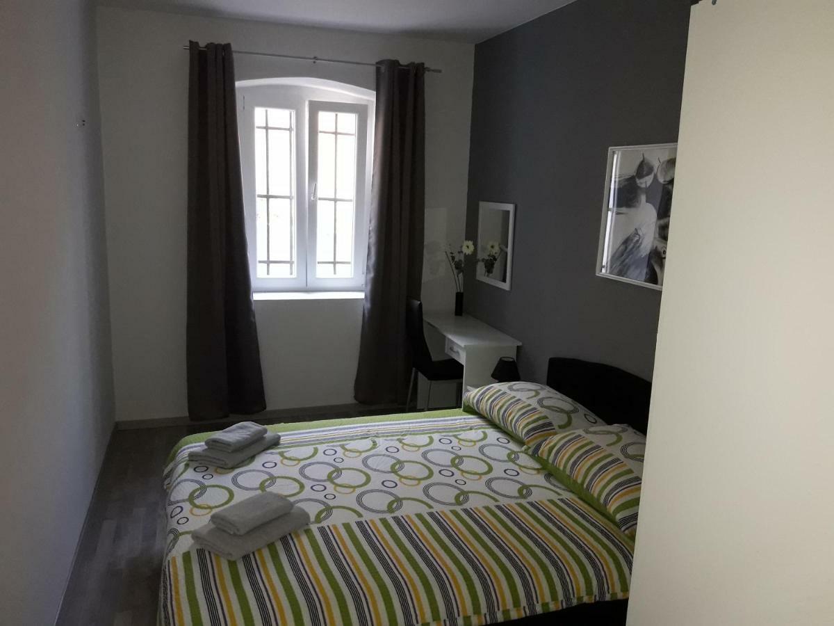 Apartments Vidulic มาลีโลชินจ์ ภายนอก รูปภาพ