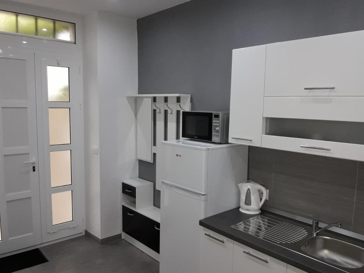 Apartments Vidulic มาลีโลชินจ์ ภายนอก รูปภาพ